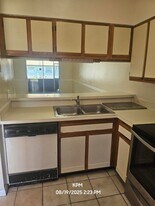 1305 Rosewood Villa Ln in West Palm Beach, FL - Building Photo