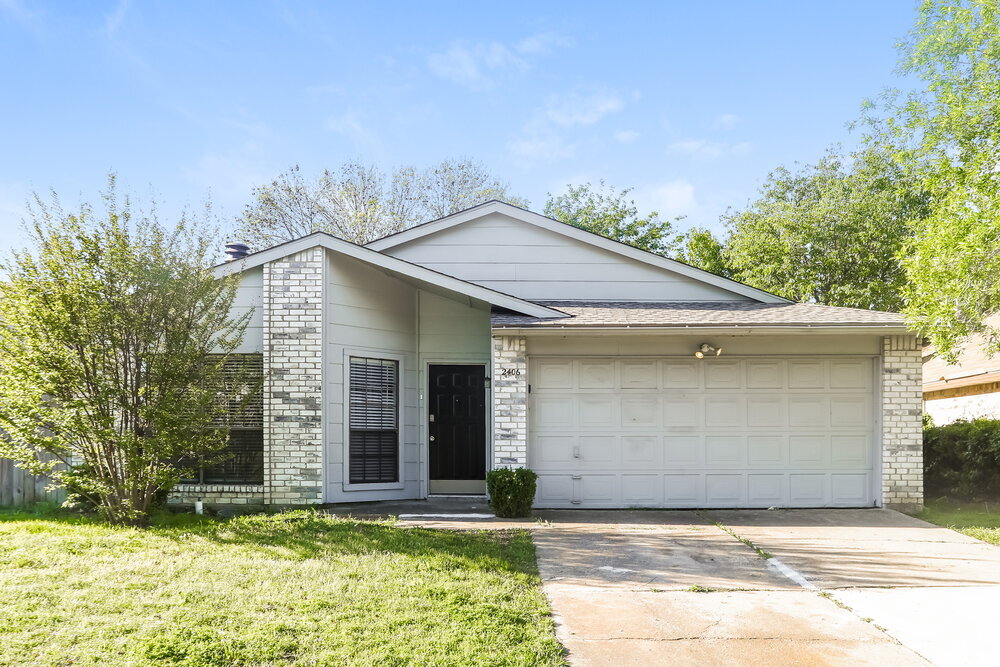 2406 Wildbriar Dr in Arlington, TX - Building Photo