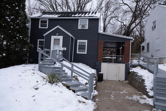 property at 956 Jefferson Dr