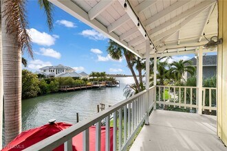 1360 Chesapeake Ave in Naples, FL - Building Photo - Building Photo