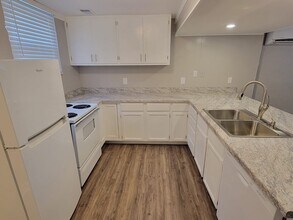 812 W 25th St in Lawrence, KS - Building Photo - Building Photo