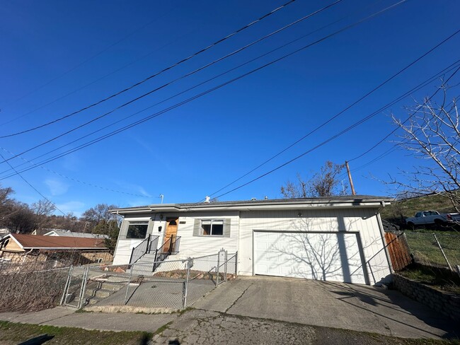 property at 2003 SW Isaac Ave