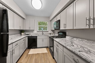 Summit on Central in Charlotte, NC - Foto de edificio - Building Photo