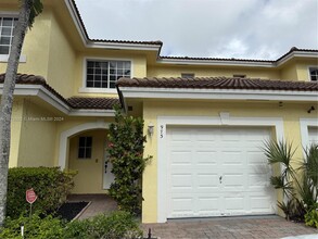 973 Imperial Lake Rd in West Palm Beach, FL - Building Photo - Building Photo