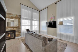 5489 Night Swim Ln in Las Vegas, NV - Building Photo - Building Photo