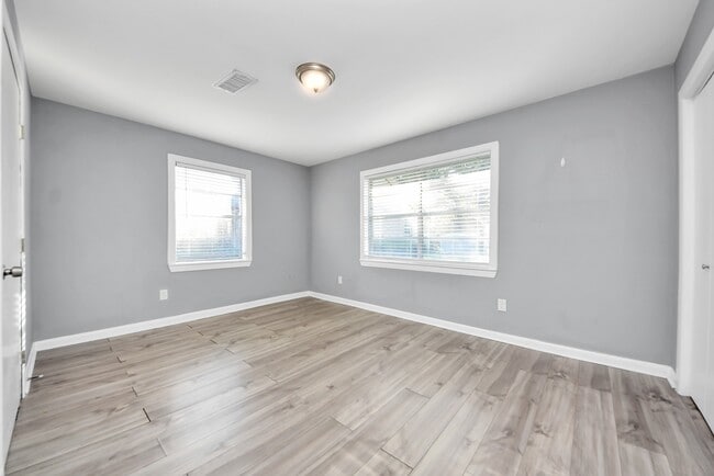 property at 1122 Un Vly Dr