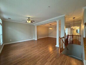 2570 Eastbourne Dr in Leesylvania, VA - Building Photo - Building Photo