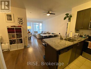 349 Rathburn Rd W in Mississauga, ON - Building Photo - Building Photo