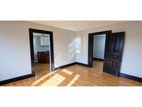 283 Front Ave in St. Paul, MN - Foto de edificio - Building Photo