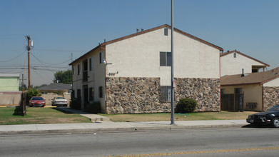 855-859 863 867, 871 E. 120th St in Los Angeles, CA - Building Photo - Building Photo