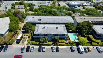 320 Vía Casitas in Kentfield, CA - Building Photo