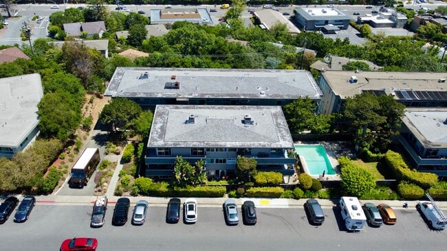 property at 320 Vía Casitas