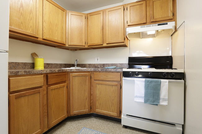 Tamarack Station Apartments in Camden, NJ - Building Photo - Interior Photo