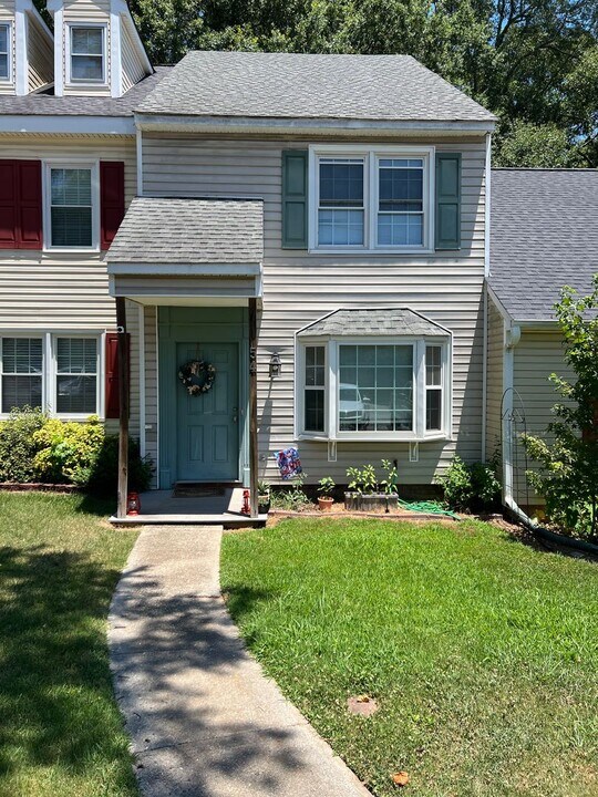 54 Hidden Springs Rd in Spartanburg, SC - Building Photo