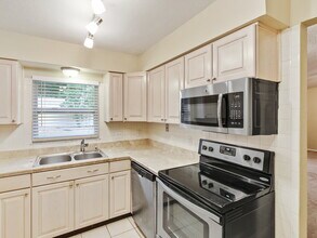 175 Exeter Ave in Longwood, FL - Building Photo - Building Photo