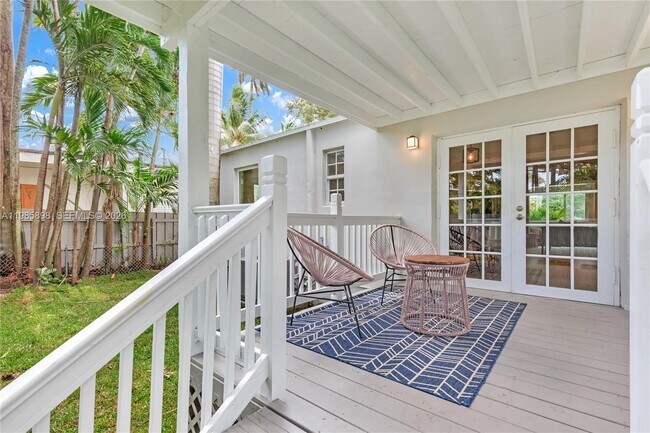 1045 NE 84th St in Miami, FL - Building Photo - Building Photo