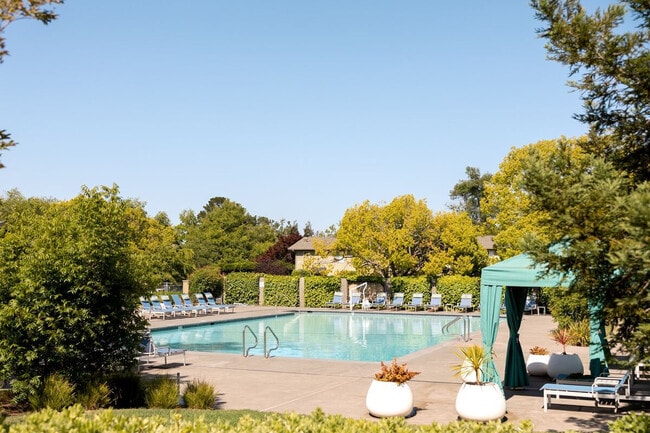 Villages at Cupertino in Cupertino, CA - Foto de edificio - Building Photo
