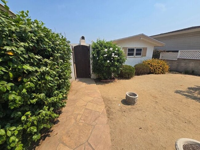 property at 1130 Barcelona Dr