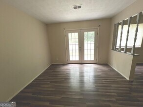 5557 Marbut Rd in Lithonia, GA - Building Photo - Building Photo