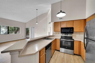 2445 SW 18th Ter, Unit 605 in Fort Lauderdale, FL - Building Photo - Building Photo