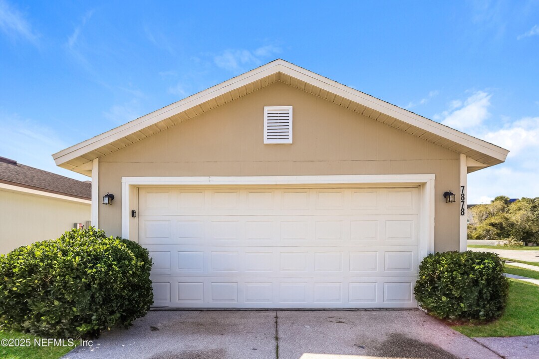 7878 Cherry Blossom Dr S in Jacksonville, FL - Building Photo