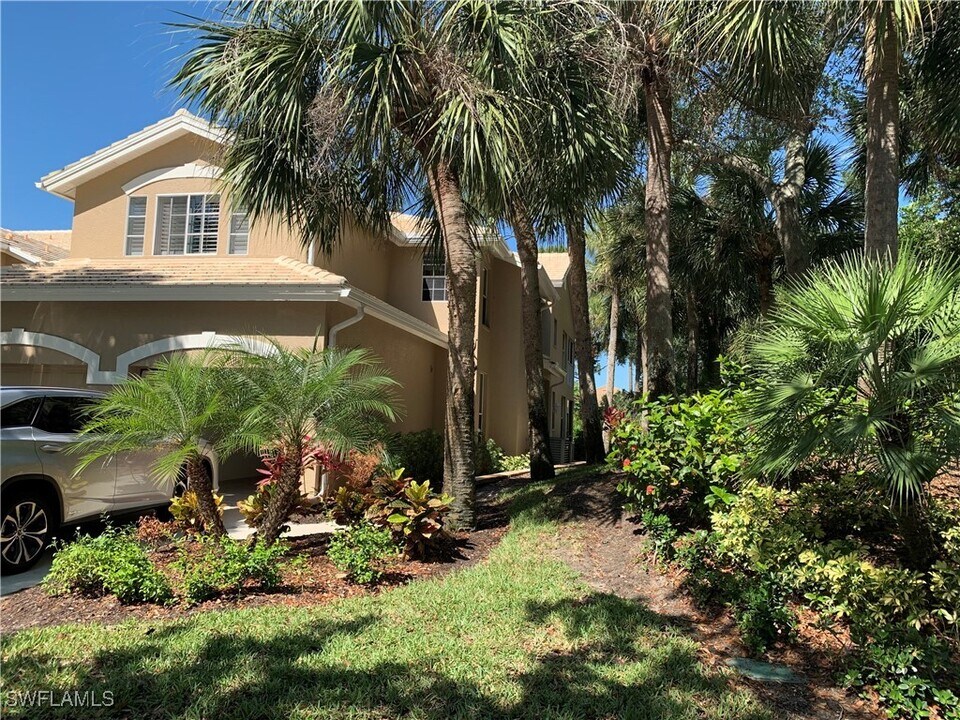 24700 Lakemont Cove Ln in Bonita Springs, FL - Building Photo
