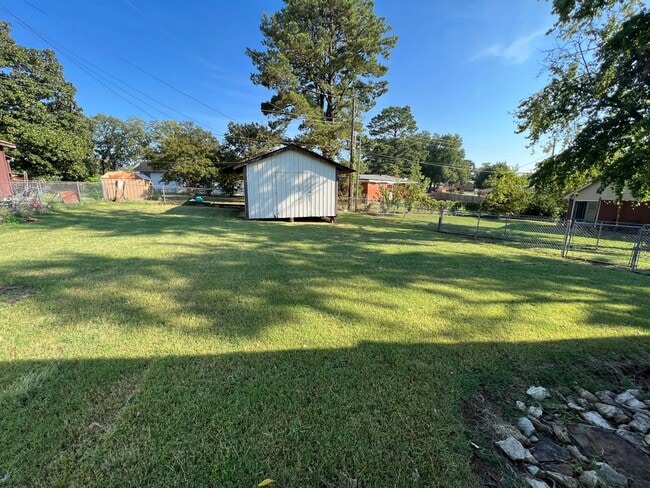 property at 715 Lincoln Hill Cir