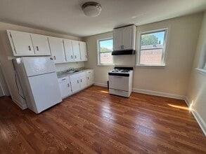182 Sheridan St, Unit #3 in Bridgeport, CT - Foto de edificio - Building Photo