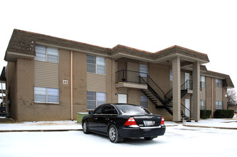 Meadowbrook Apartments in Muskogee, OK - Foto de edificio - Building Photo