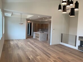 401 Firmona Ave, Unit NA in Redondo Beach, CA - Building Photo - Building Photo