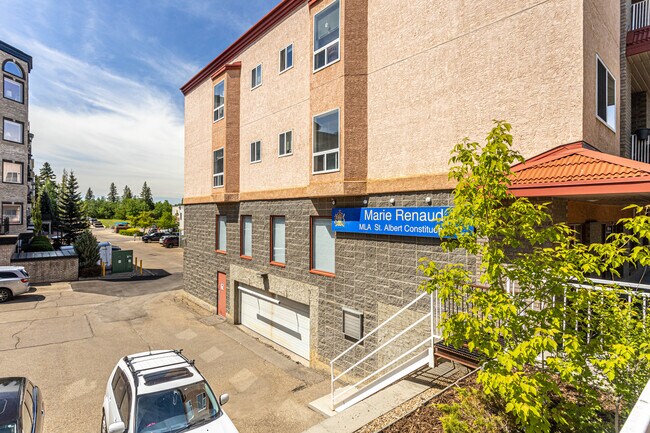 St. Thomas Manor in St. Albert, AB - Building Photo - Building Photo