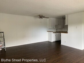 16565 Vanowen St in Los Angeles, CA - Building Photo - Building Photo