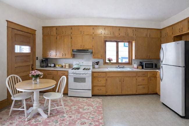 1478 Van Buren Ave in St. Paul, MN - Building Photo - Building Photo