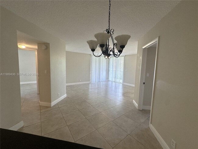 10401 W Broward Blvd in Plantation, FL - Building Photo - Building Photo