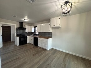 117 S Main St in Sallisaw, OK - Building Photo - Building Photo