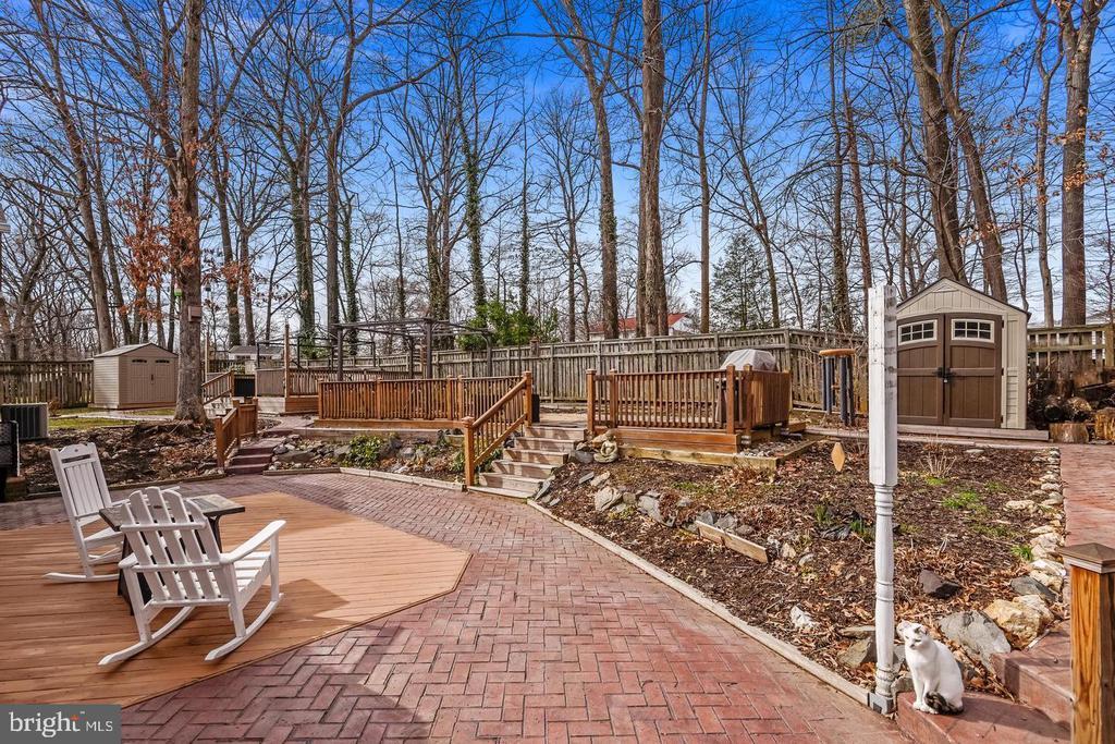 2412 Rockbridge St in Vienna, VA - Building Photo