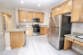 1794 Stebbing Dr in Roseville, CA - Foto de edificio - Building Photo