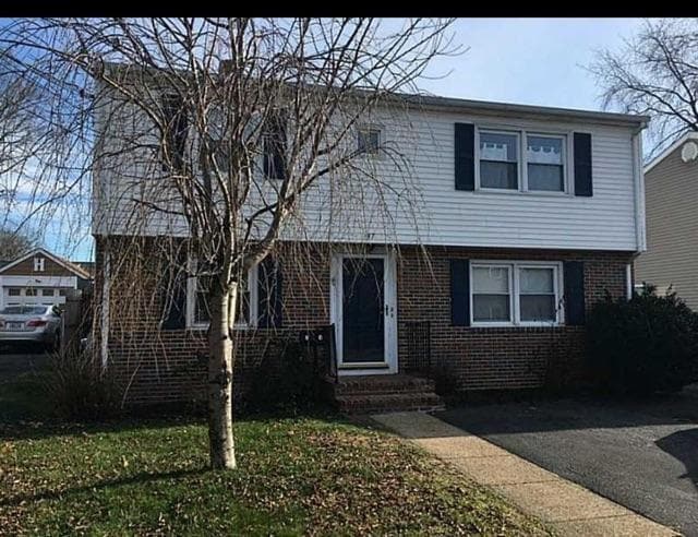 87 Booth Ave, Unit 1 in Pawtucket, RI - Foto de edificio