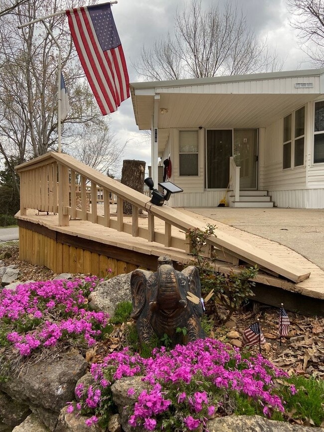 property at 118 Shady Oak Cir