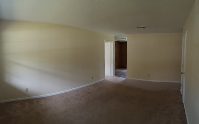 637 Fleming Rd in Hinesville, GA - Building Photo - Building Photo