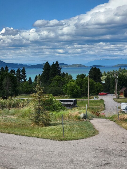 100 Lavista Dr in Polson, MT - Foto de edificio