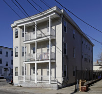 121 Tell St in Providence, RI - Foto de edificio - Building Photo