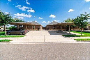 1 W Garfield Ave in Alton, TX - Building Photo