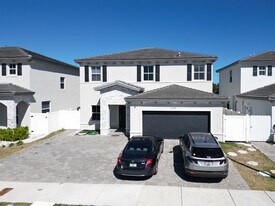 21331 SW 127th Ct in Miami, FL - Building Photo