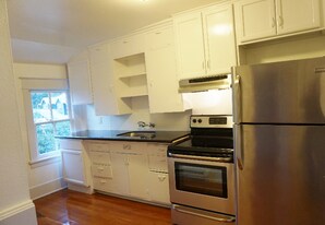 12323 A St S in Tacoma, WA - Building Photo