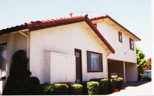 1533 Moorpark Ave in San Jose, CA - Foto de edificio - Building Photo