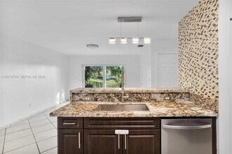 192 SW 204th Ave in Pembroke Pines, FL - Building Photo - Building Photo