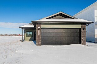 6767 66th Ave S in Horace, ND - Building Photo