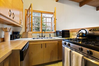 3034 Valevista Trl in Los Angeles, CA - Foto de edificio - Building Photo