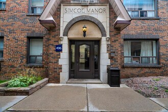 496/498 Simcoe St. N. in Oshawa, ON - Building Photo - Building Photo